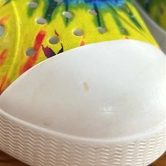 Native Jefferson Tie Dye print slip on rubber shoes. Women’s Size 6. - Picture 4 of 12